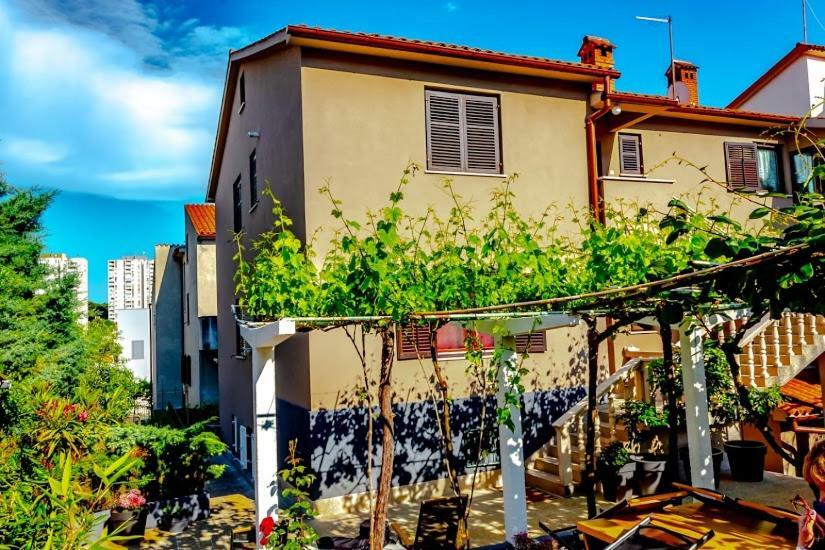 Apartment Katia Pula Luaran gambar
